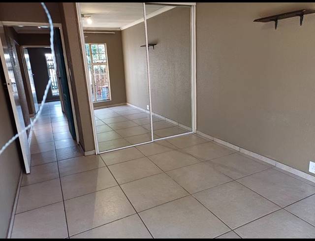 2 BEDROOM TOWNHOUSE FOR SALE IN WITFIELD